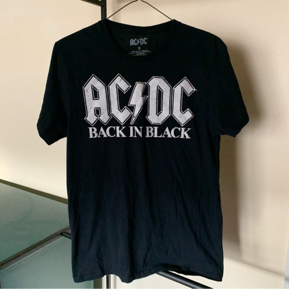 AC/DC Women’s Graphic T-Shirt Top Black Short Sleeve Back in Black EUC Size - S